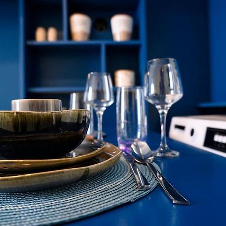 Bluexenia 1 Bedroom Retro Luxury Атина Екстериор снимка