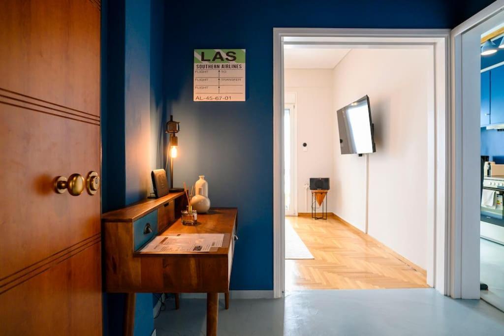 Bluexenia 1 Bedroom Retro Luxury Атина Екстериор снимка