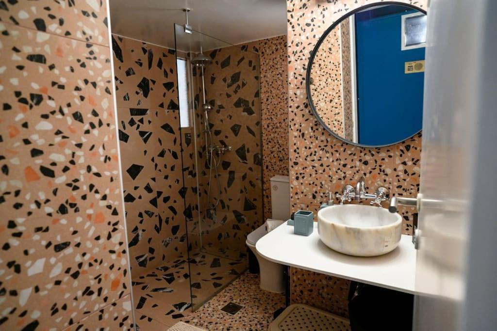 Bluexenia 1 Bedroom Retro Luxury Атина Екстериор снимка