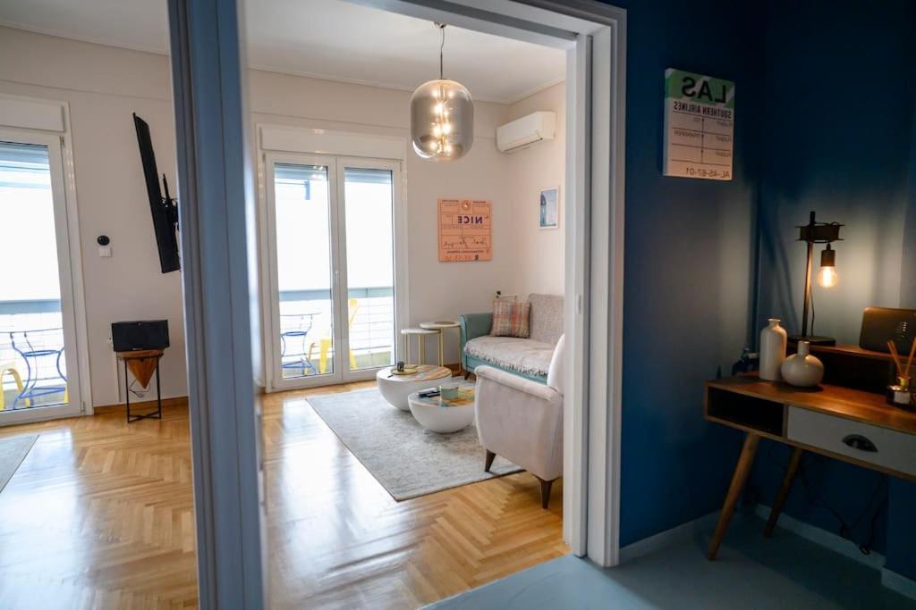 Bluexenia 1 Bedroom Retro Luxury Атина Екстериор снимка